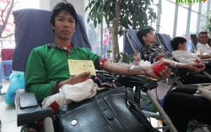 Tài xế grap 'bỏ việc' để hiến máu cứu người tại Xuân hồng 2018