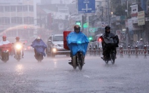 Bắc Bộ mưa dông, Nam Bộ nắng nóng