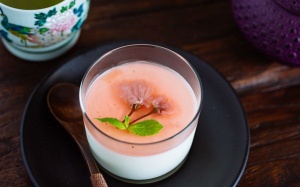 Mang mùa Xuân xứ Phù Tang về nhà với món pudding hoa anh đào đẹp mắt