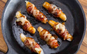 Thịt xông khói cuộn bánh gạo Hàn Quốc