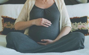 Sinh mổ để chọn ngày tốt, giờ vàng: Nên hay không?