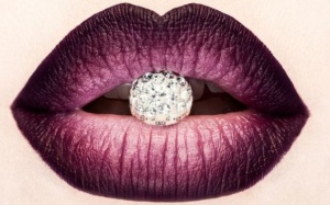 7 lý do khiến đôi môi của bạn thâm đen, xỉn màu