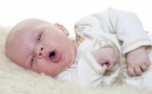 Trẻ 2 tháng tuổi bị ho có nguy hiểm?
