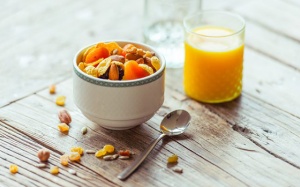 Làm thế nào để hấp thụ được nhiều vitamin, khoáng chất từ thức ăn?
