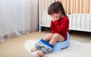 Cho trẻ ăn gì để chống lại táo bón?