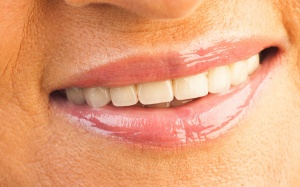 Những cách đơn giản giúp loại bỏ nếp nhăn quanh miệng