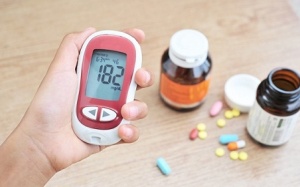 Đái tháo đường 10 năm, uống thuốc Tây nhưng đường huyết không ổn định phải làm sao?