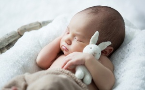 Những điều nên và không nên làm khi đến thăm trẻ sơ sinh