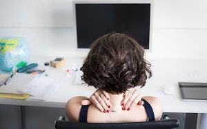 Video: Những thói quen đang gây hại cho cột sống của bạn!