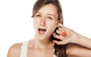 Bị ngứa tai kéo dài liên tục phải làm sao?