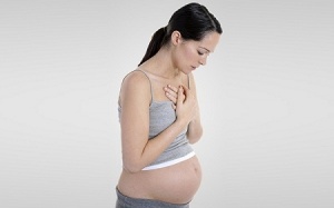 Làm sao để giảm chứng ợ nóng khi mang thai?