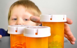 Dấu hiệu trẻ bị ngộ độc thuốc và các nguyên tắc sơ cứu cần phải biết