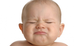 “Mách nước” phụ huynh những mẹo chữa táo cho trẻ cực kỳ hiệu quả