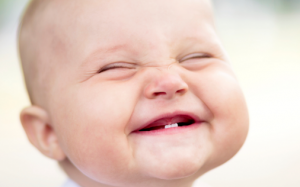 Thứ tự mọc răng của trẻ: Mẹ cần biết để khỏi thấp thỏm đợi chờ