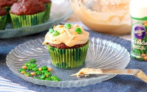 Cuối tuần làm bánh muffin chocolate chuối cả nhà thích mê