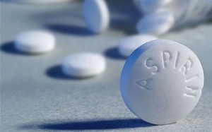 Không có nguy cơ đau tim có nên dùng aspirin?
