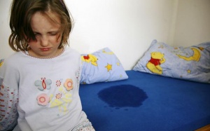 Những lưu ý khi chọn tã cho trẻ hay bị đái dầm