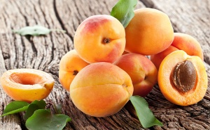 Bạn đã biết cách làm đẹp chỉ với 1 quả đào chưa?