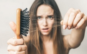 5 loại thực phẩm bạn nên ăn hàng ngày để ngăn ngừa rụng tóc