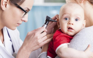 Trẻ bị viêm tai: Giải đáp những thắc mắc thường gặp 