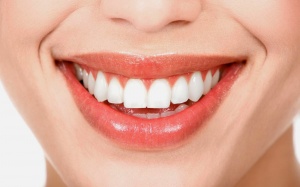 Mẹo vặt cho bạn: 3 cách đơn giản giúp răng trắng sáng sau 1 tuần