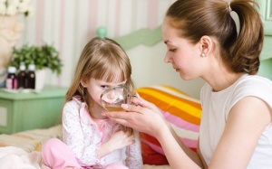 Nên dùng loại thuốc hạ sốt nào cho trẻ?