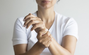 Điều trị hội chứng ống cổ tay do đái tháo đường có khó không?