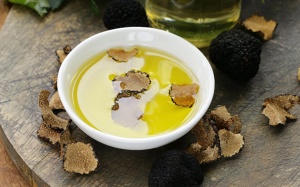 Dầu nấm 'kim cương đen': Đắt có xắt ra miếng?