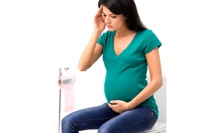 Tiểu nhiều khi mang thai nên làm gì?