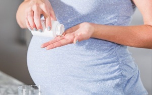 Dùng melatonin trong khi mang thai có an toàn không?