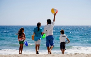 Cẩn trọng: Những mối nguy 'rình rập' khi đi du lịch biển