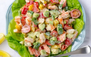 Làm ngay món salad tôm bơ tươi mát, chống ngán