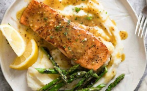 Cá hồi sốt mù tạt mật ong