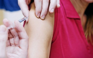 Tốn kém mấy chị em cũng nên tiêm phòng 7 loại vaccine này