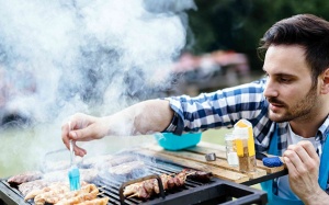 Khói thịt nướng gây ung thư hấp thụ qua da nhanh hơn phổi
