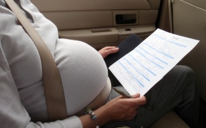 Phụ nữ mang thai nên di chuyển thế nào để tránh tai nạn?