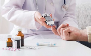 Đường huyết lúc đói 7,5 mmol/L, chỉ số HbA1c 6,4% có nguy hiểm không?