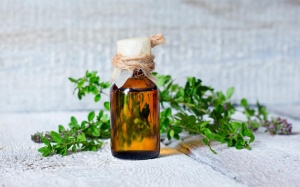 Xử lý zona thần kinh bằng tinh dầu: Nên hay không?