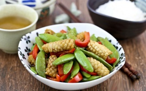 Mực xào đậu Hà Lan ngọt cho bữa cơm tối cuối tuần thêm ngọt