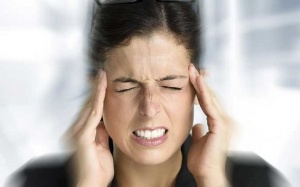 Run lắc đầu liên tục kể cả khi làm việc và nghỉ ngơi phải làm sao?