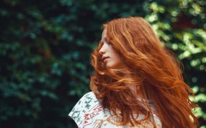 Muốn ngăn ngừa rụng tóc mùa Thu, hãy chăm sóc tóc ngay trong Hè này