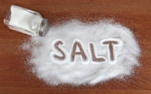 Những dấu hiệu cho thấy bạn đang ăn quá nhiều muối