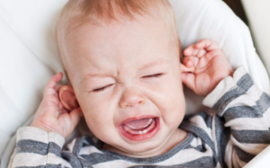 Có phải cảm lạnh sẽ khiến trẻ bị viêm tai giữa?