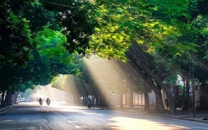 Trung Bộ giảm mưa, Bắc Bộ và Nam Bộ nắng ráo