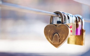 Tử vi thứ Sáu (15/6/2018): Song Ngư đang rất may mắn trong tình yêu