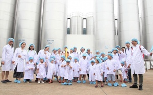 Vui Hè 2018, bé cùng khám phá Siêu nhà máy sữa của Vinamilk