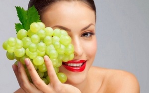 3 cách sử dụng nho để ngăn ngừa nếp nhăn trên da