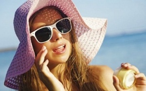 Chăm sóc đôi mắt sau khi đi nắng như thế nào?