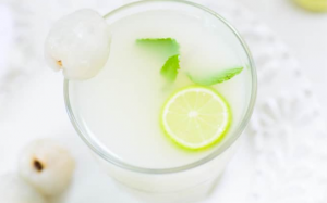 Nước ép vải và chanh mát lạnh, đánh thức mọi giác quan