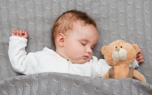 Infographic: Tất cả những điều bạn cần biết về giấc ngủ của trẻ nhỏ